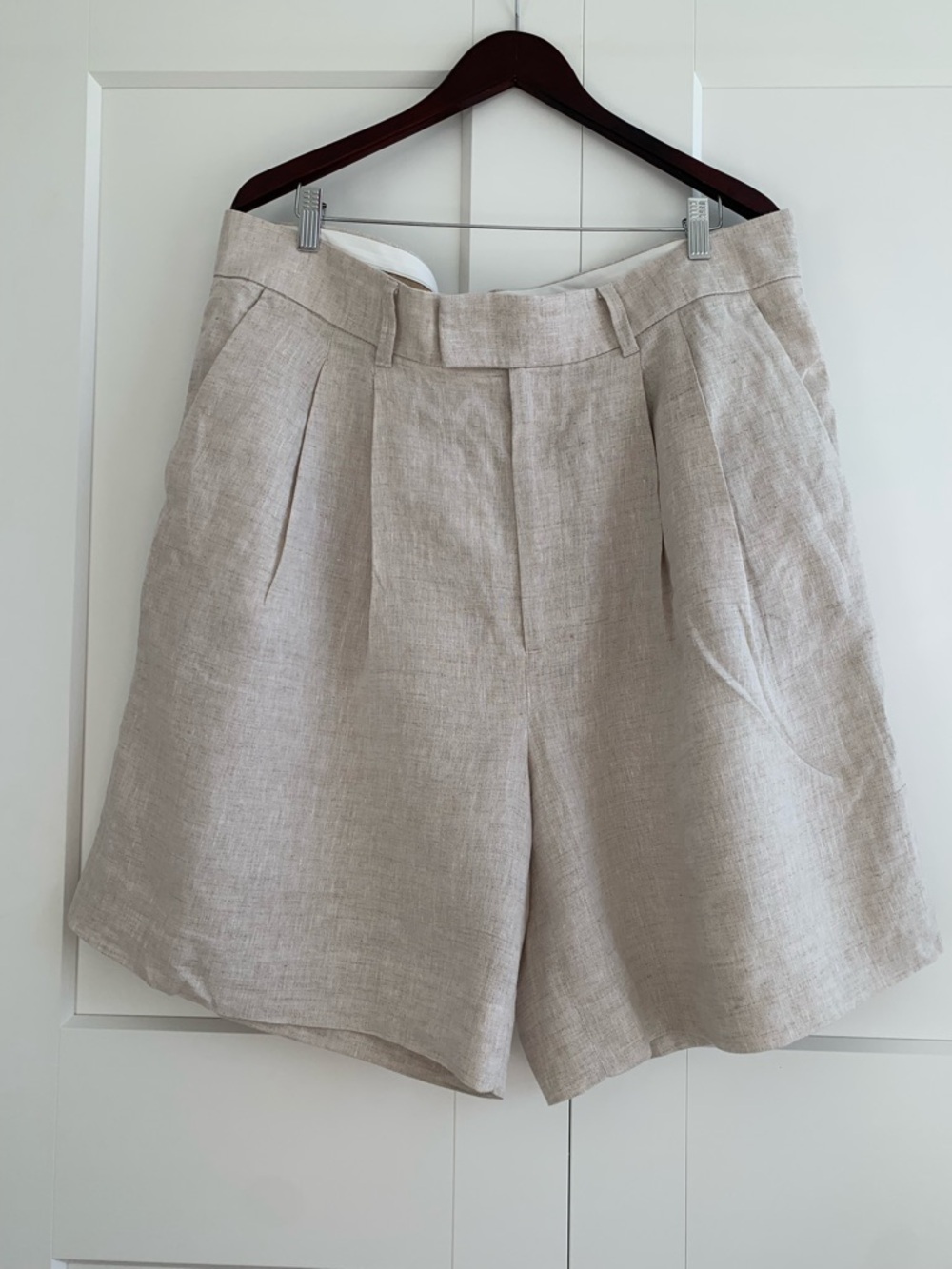 Banana Republic 100% Linen-Pleated High-Waist Shorts - Natural size 18